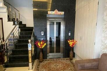 هتل Shivvoy Inn By Wb Inn