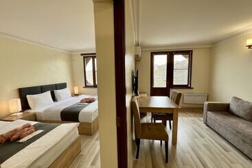 پانسیون The Hill Guest House