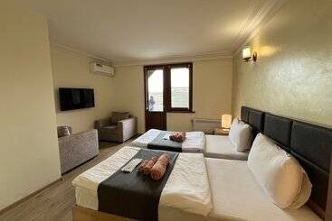 پانسیون The Hill Guest House