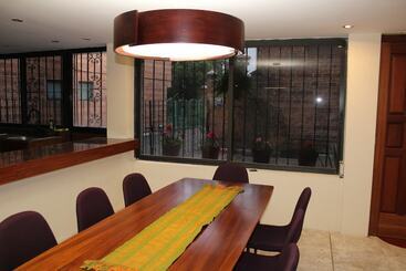تختخواب و صبحانه Casa Luna Coyoacan