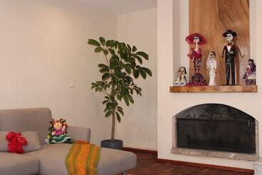 تختخواب و صبحانه Casa Luna Coyoacan