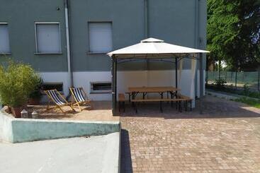 تختخواب و صبحانه Casa Vacanze I Giardini Di Marzo