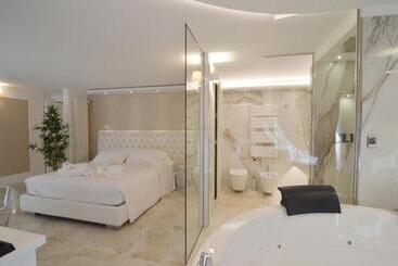 تختخواب و صبحانه Domus De Cinti
