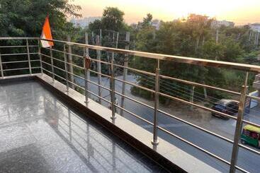 هتل Mahak Guest House By Wb Inn