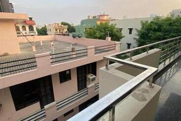 هتل Mahak Guest House By Wb Inn
