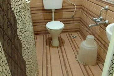 هتل New Shelton Suites