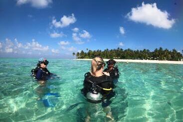 Pearl Himandhoo - Himandhoo