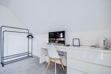The Courtyard   Charming Boutique Hotel With Parking