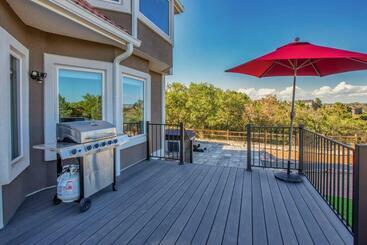 Spacious Family Retreat Near Usafa Main Attractions Hottub Gaming Slps 14 Wifi