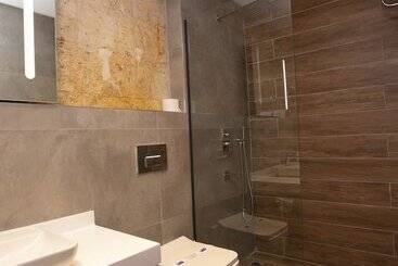 Bayazhan Hotel Ve Restaurant