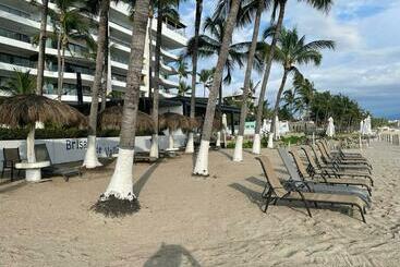 Brisas Vallarta   Just Steps From The Beach!