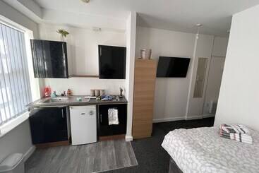 Bv Comfy Budget Studio At Quebec Street Bradford