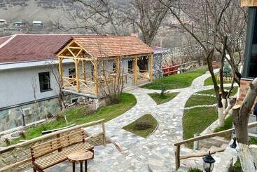 هتل Madin Eco