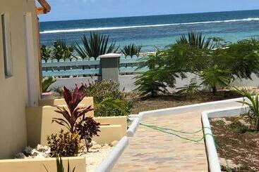 هتل Punta Rucia Cristal Beach