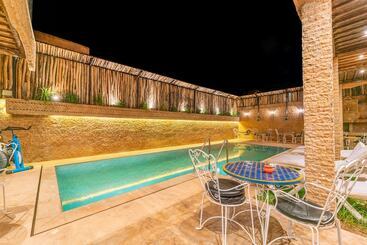 Riad Les Nuits De Fès