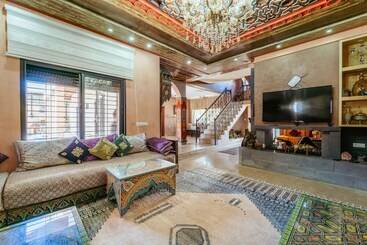 Riad Les Nuits De Fès