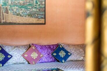 Riad Les Nuits De Fès
