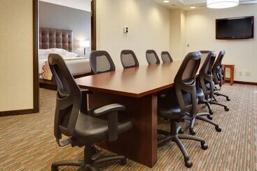 هتل Drury Inn & Suites Columbia Stadium Boulevard