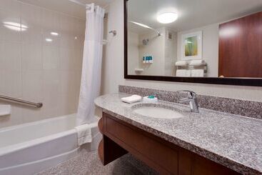 هتل Drury Inn & Suites Columbia Stadium Boulevard
