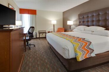 هتل Drury Inn & Suites Columbia Stadium Boulevard
