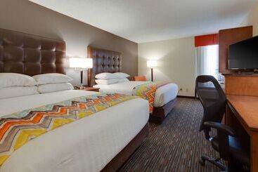 هتل Drury Inn & Suites Columbia Stadium Boulevard