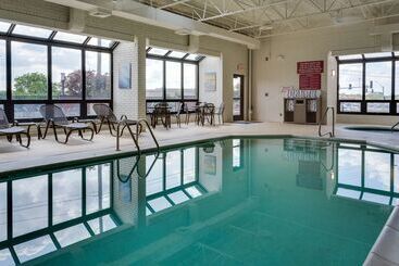 هتل Drury Inn & Suites Columbia Stadium Boulevard