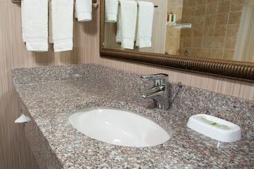 هتل Drury Inn & Suites Columbia Stadium Boulevard