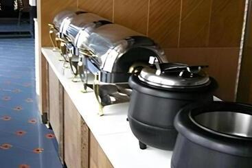 هتل Greentree Inn Bengbu Huaihe Walking Street