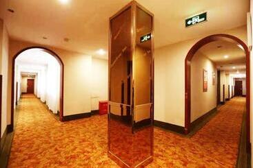 هتل Greentree Inn Bengbu Huaihe Walking Street