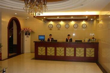 هتل Greentree Inn Bengbu Huaihe Walking Street