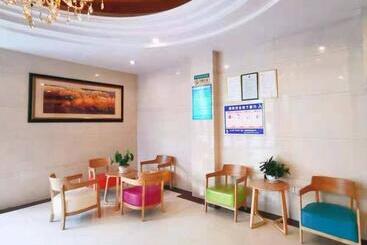 هتل Greentree Inn Bengbu Huaihe Walking Street