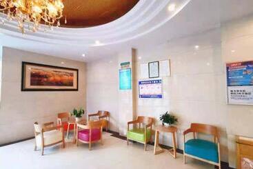 هتل Greentree Inn Bengbu Huaihe Walking Street
