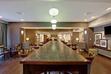 Отель Hampton Inn Dekalb, Il
