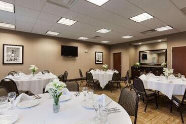 هتل Homewood Suites By Hilton Huntsville Downtown, Al