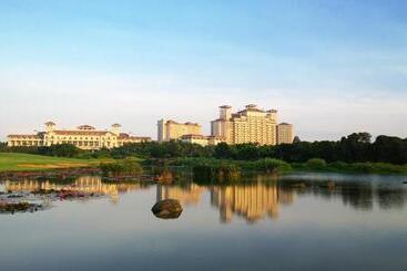 هتل Mission Hills Resort Haikou