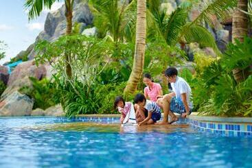 هتل Mission Hills Resort Haikou