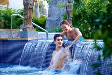 هتل Mission Hills Resort Haikou