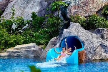 هتل Mission Hills Resort Haikou