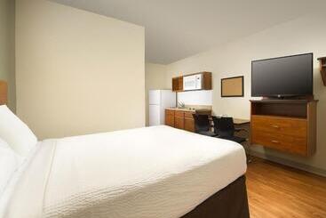 هتل Woodspring Suites Tulsa