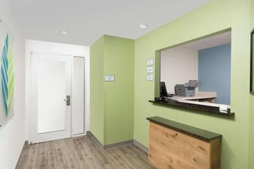 هتل Woodspring Suites Tulsa