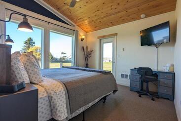 Juan De Fuca Cottages
