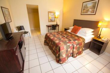 مُتل Parkway Inn