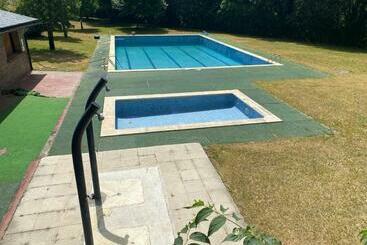 Acogedor Piso En Sort Con Piscina