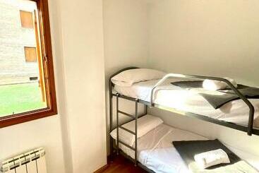 Acogedor Piso En Sort Con Piscina