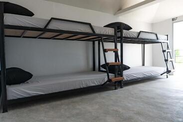 هاستل The Pod Mabini