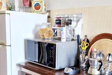 تختخواب و صبحانه Monstera Room Vicino Al Centro