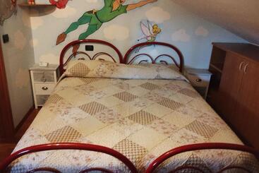 تختخواب و صبحانه Rocky House
