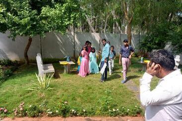 هتل Sri Saveraa Residency