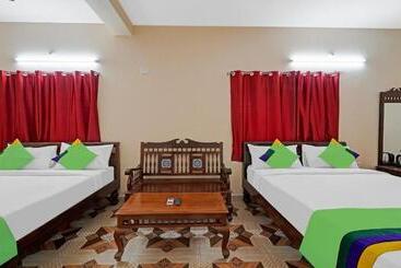 هتل Sri Saveraa Residency