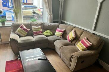 پانسیون Kirkstead Guesthouse, Pet Friendly Rooms Available, Everyone Welcome